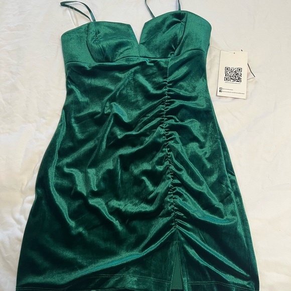 Emerald Sundae green velvet dress - Picture 5 of 9